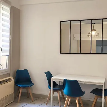 Confortable A Avec Climatisation - 53 M² דירה